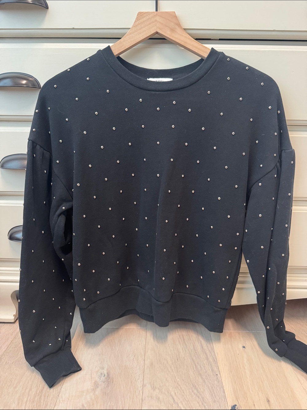Evereve studded sweatshirt